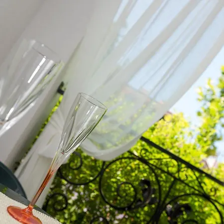 Artur Vip Club מלון דירות