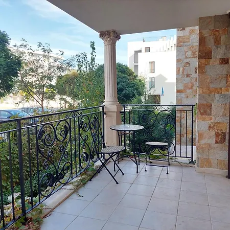 Artur Vip Club מלון דירות