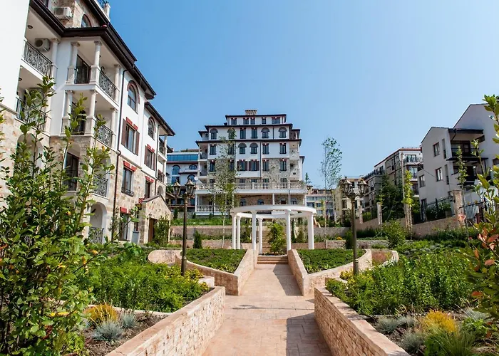 Artur Vip Club Aparthotel 4*