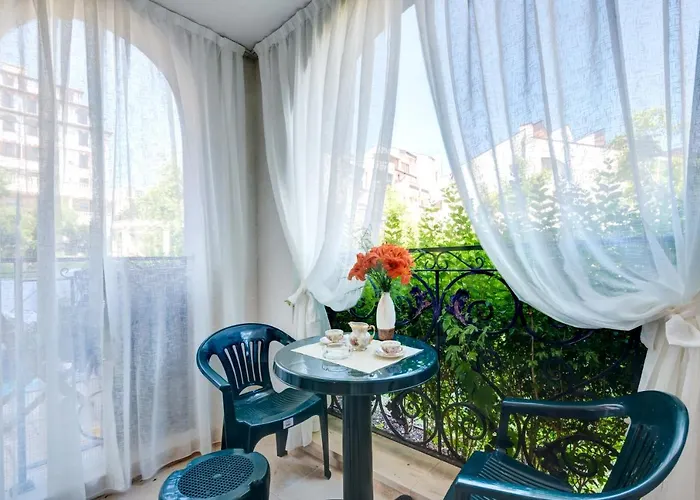 Aparthotel Artur Vip Club 4*