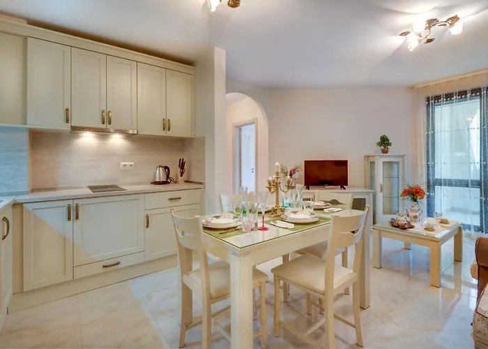 Artur Vip Club Aparthotel 4*