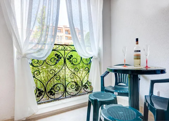 Aparthotel Artur Vip Club 4*